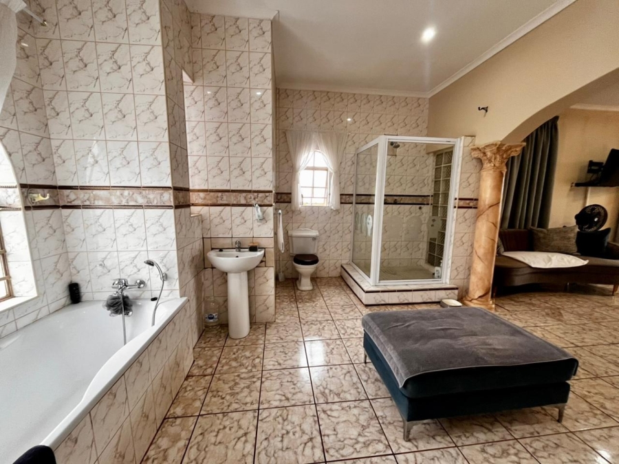 4 Bedroom Property for Sale in Safari Gardens North West